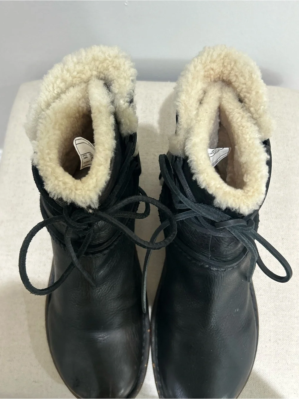 Ugg Caspia 1932 Winter Leather Sheepskin Moto Ankle Boot Black Sz 10 EUC Rugged
